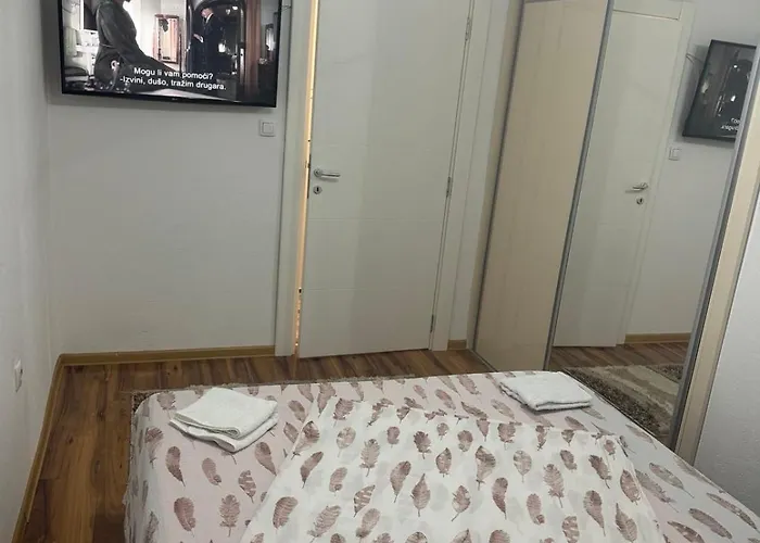 Stan Na Dan Stari アパート Priboj